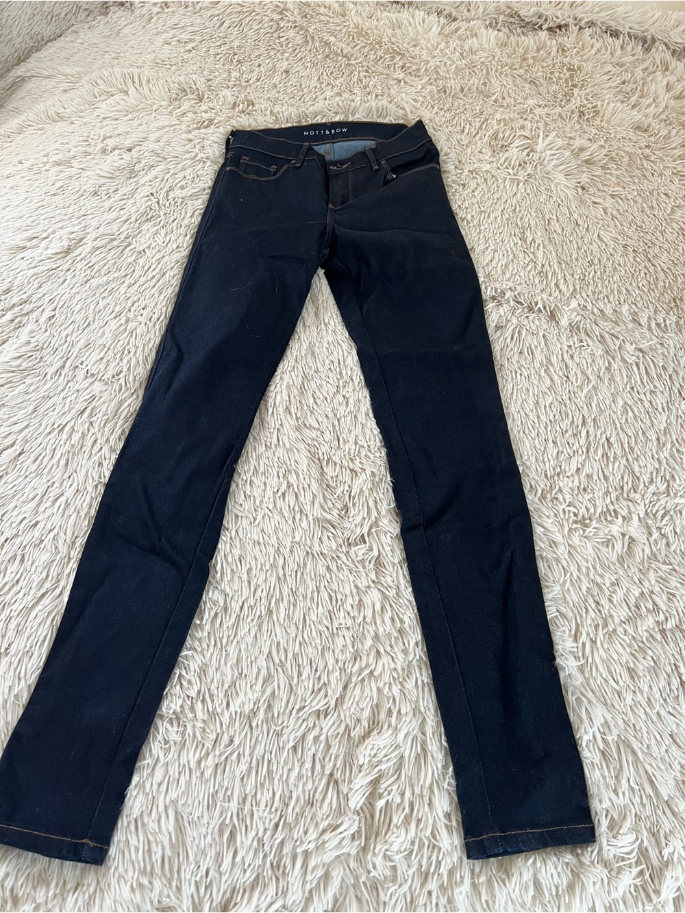 Mott & Bow Women's Skinny Jeans in Black